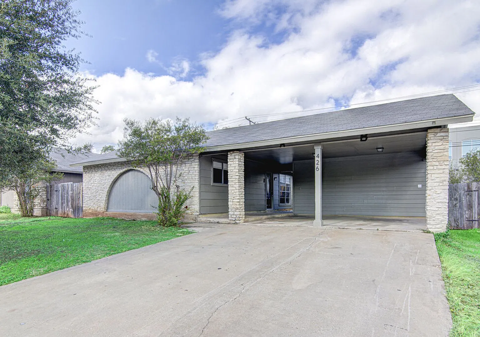 426 Chisholm Valley Dr — Photo 2