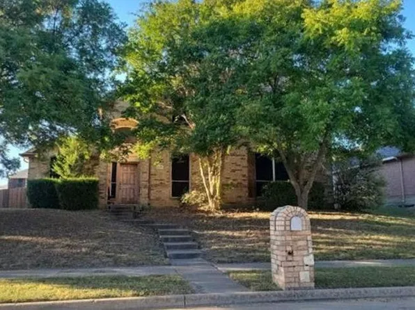 1216 Carriage Creek Dr, Desoto, TX 75115