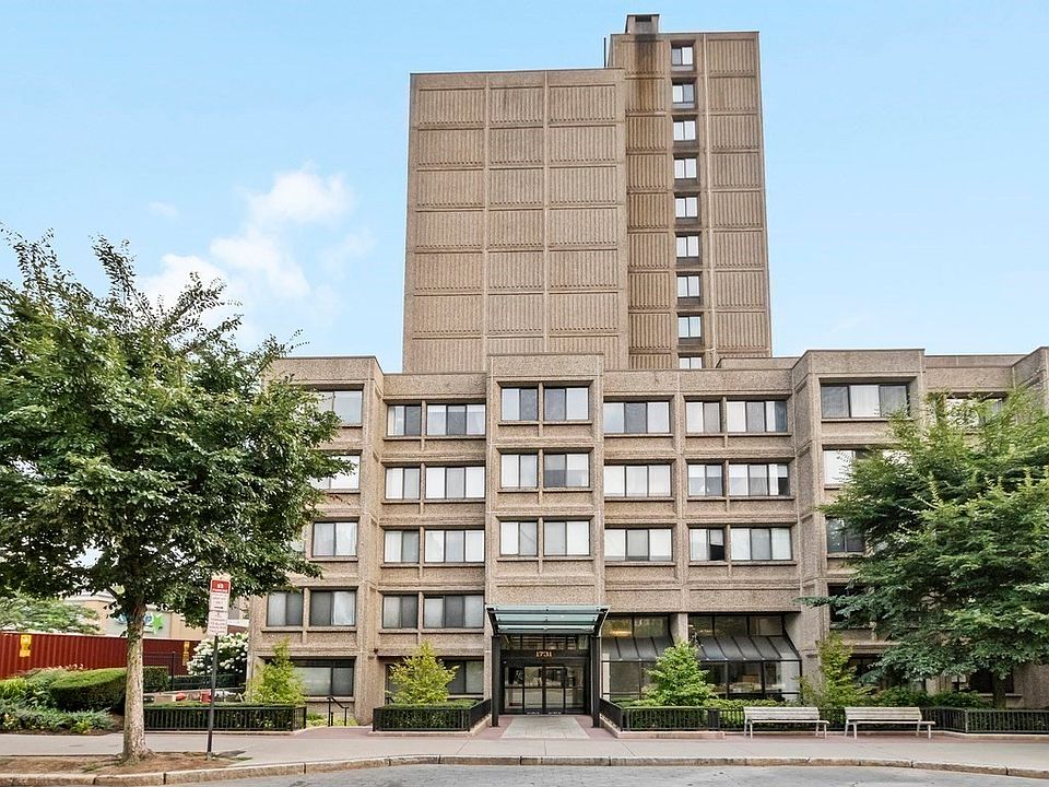 1st image of 1731 Beacon St APT 202