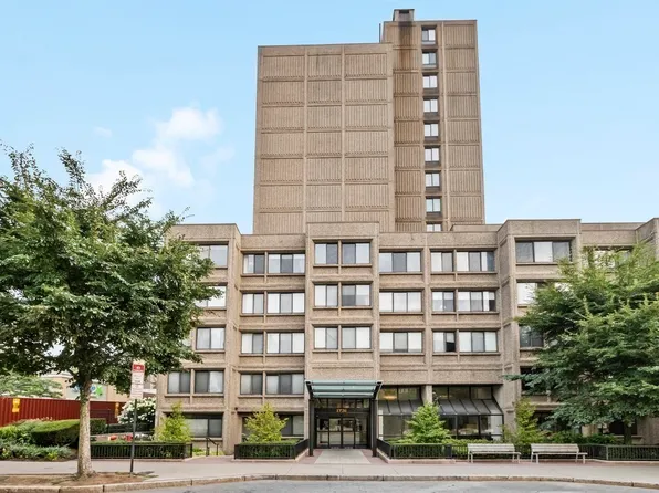 1731 Beacon St APT 202, Brookline, MA 02445