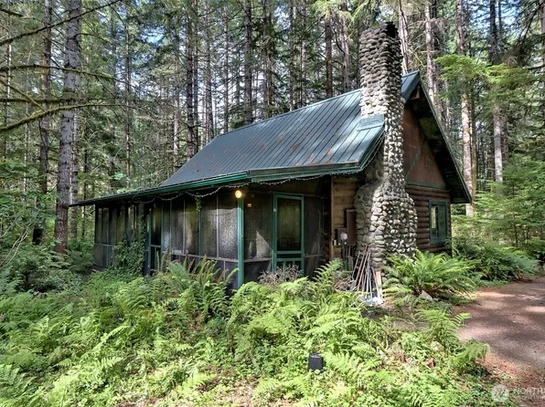 832 N Lake Cushman Road, Hoodsport, WA 98548