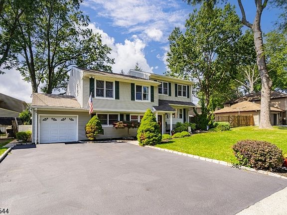 4th image of 111 Shadowlawn Way