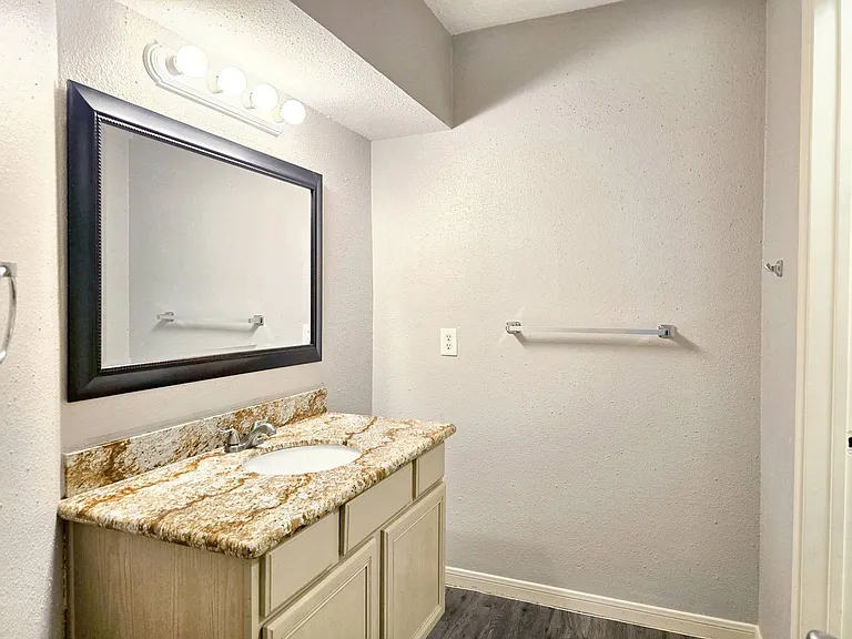 22619 Deville Dr — Photo 17