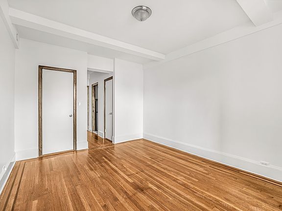 3rd image of 208 W 23rd St APT 1118