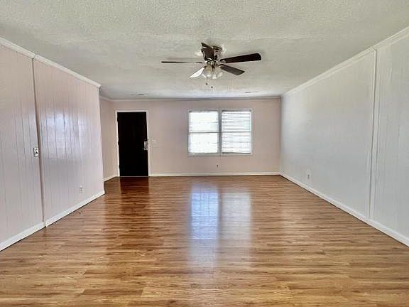 5th image of 1602 Stadium St