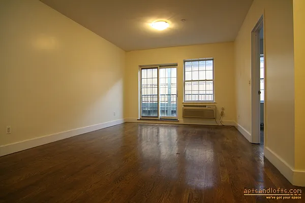 Rented by aptsandlofts.com | media 17