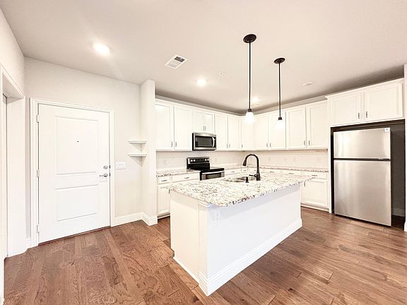 5th image of 1735 Wittington Pl #2304