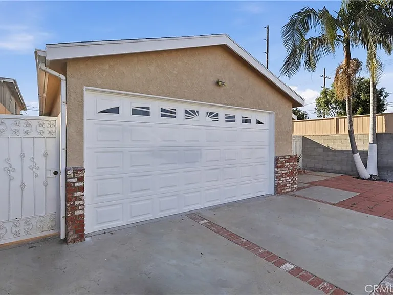 2211 Barbour Ct — Photo 12