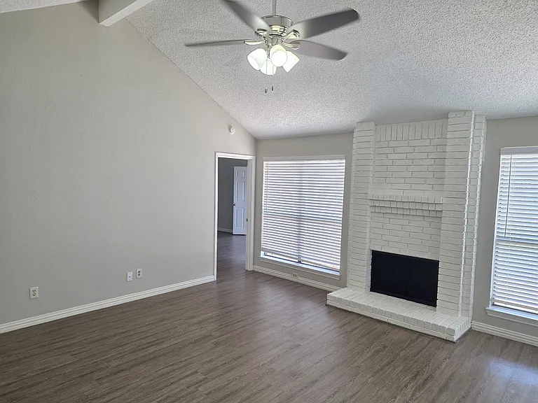 4735 Hollow Tree Dr — Photo 4