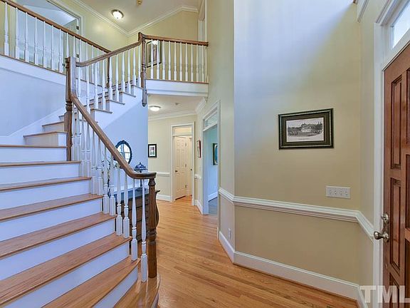 3rd image of 109 Chesley Ct
