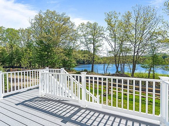 5th image of 9 Granville Ln #9