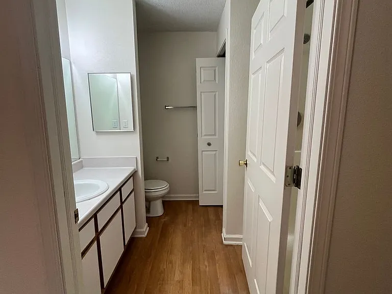 Ashley Square Apartments — Photo 44
