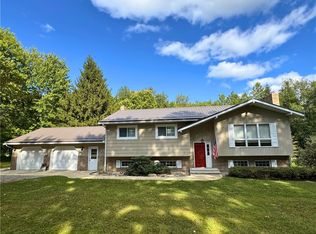 1542 Sandy Lake Rd, Jackson Center, PA 16133