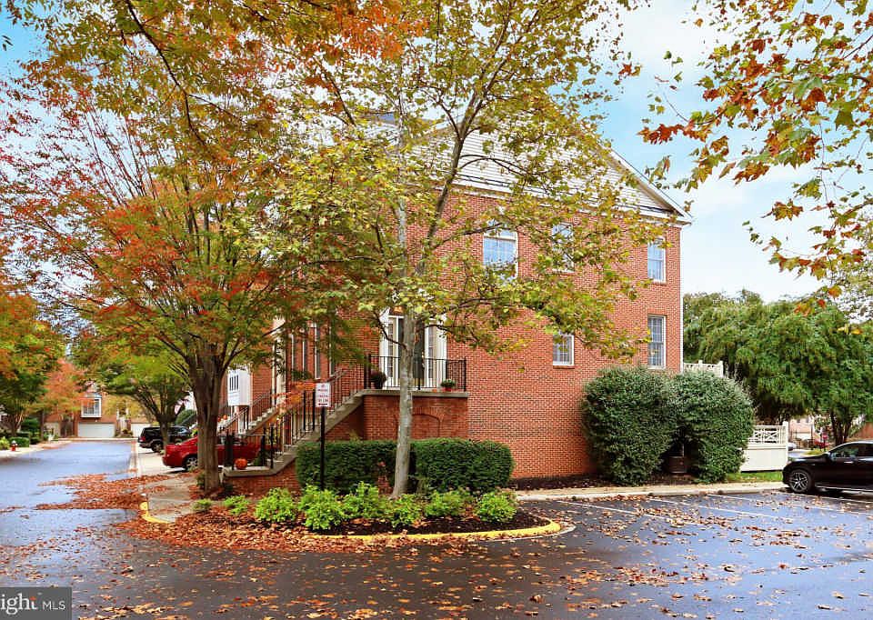 1st image of 10547 James Wren Way