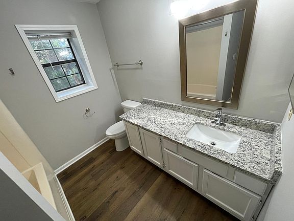 5th image of 6 Vivian Ln NE #10