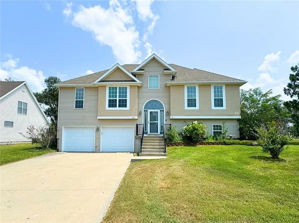 519 Fountain Hills Dr, Warrensburg, MO 64093