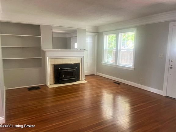 3rd image of 2657 Drayton Dr