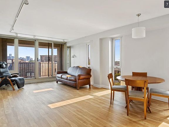 2nd image of 1960 N Lincoln Park West Ave #7