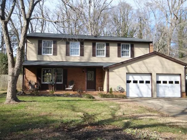 625 Regency Dr, Charlotte, NC 28211