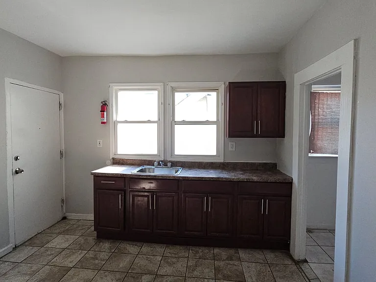 58-60 Clinton Pl #2 — Photo 7