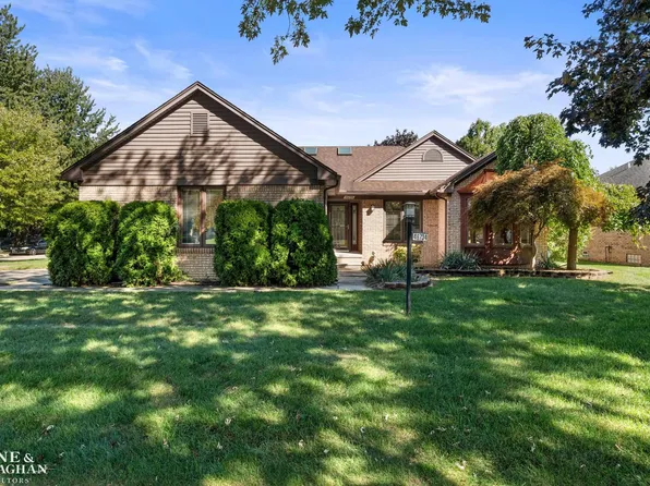 46734 Foxtail Ct, Macomb, MI 48044