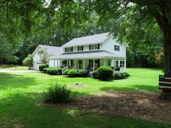 1181 Pete Dickens Rd, Bogart, GA 30622