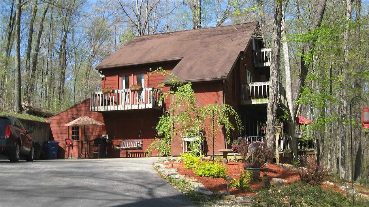 121 Marshall Dr photo 1