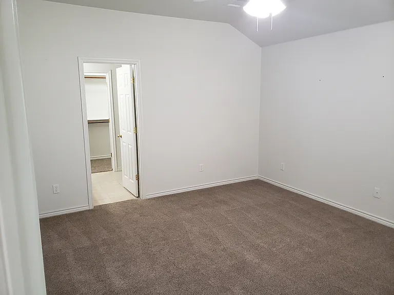 268B Braeburn Cir #B — Photo 8
