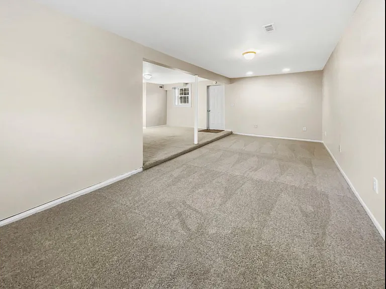433 Rockwood Dr — Photo 15