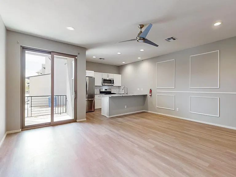 4547 Villa Loma Ln NE — Photo 6