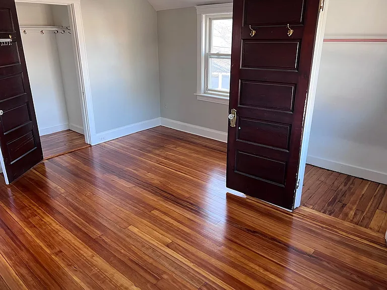 121 Oakland St — Photo 22