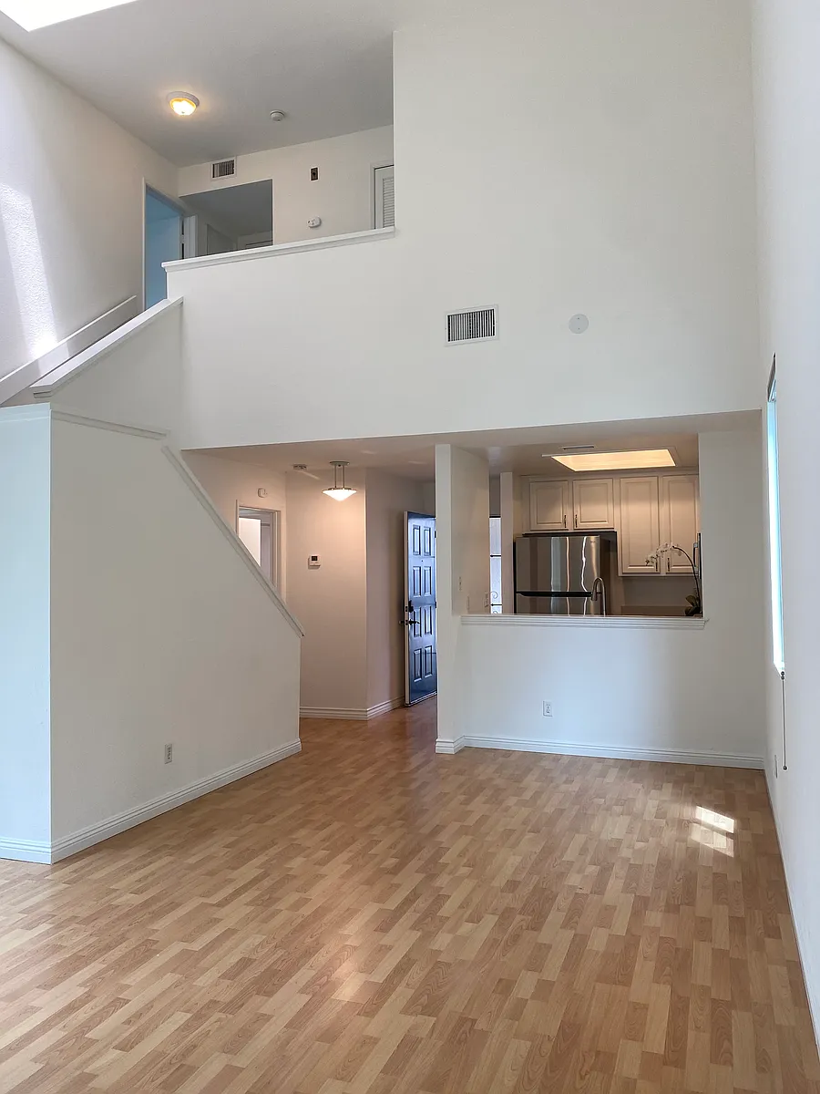 Building Photo - 2208 River Run Dr #49