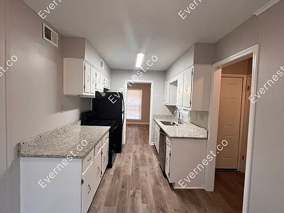 3rd image of 755 Charter Oak Dr
