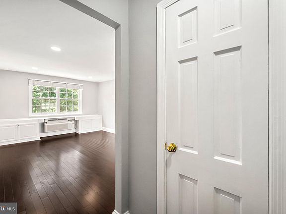 2nd image of 1734 W Abingdon Dr APT 302