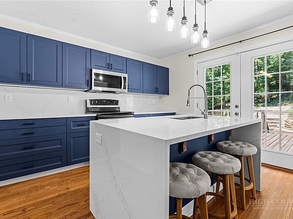 4th image of 3132 Stoney Brook Drive