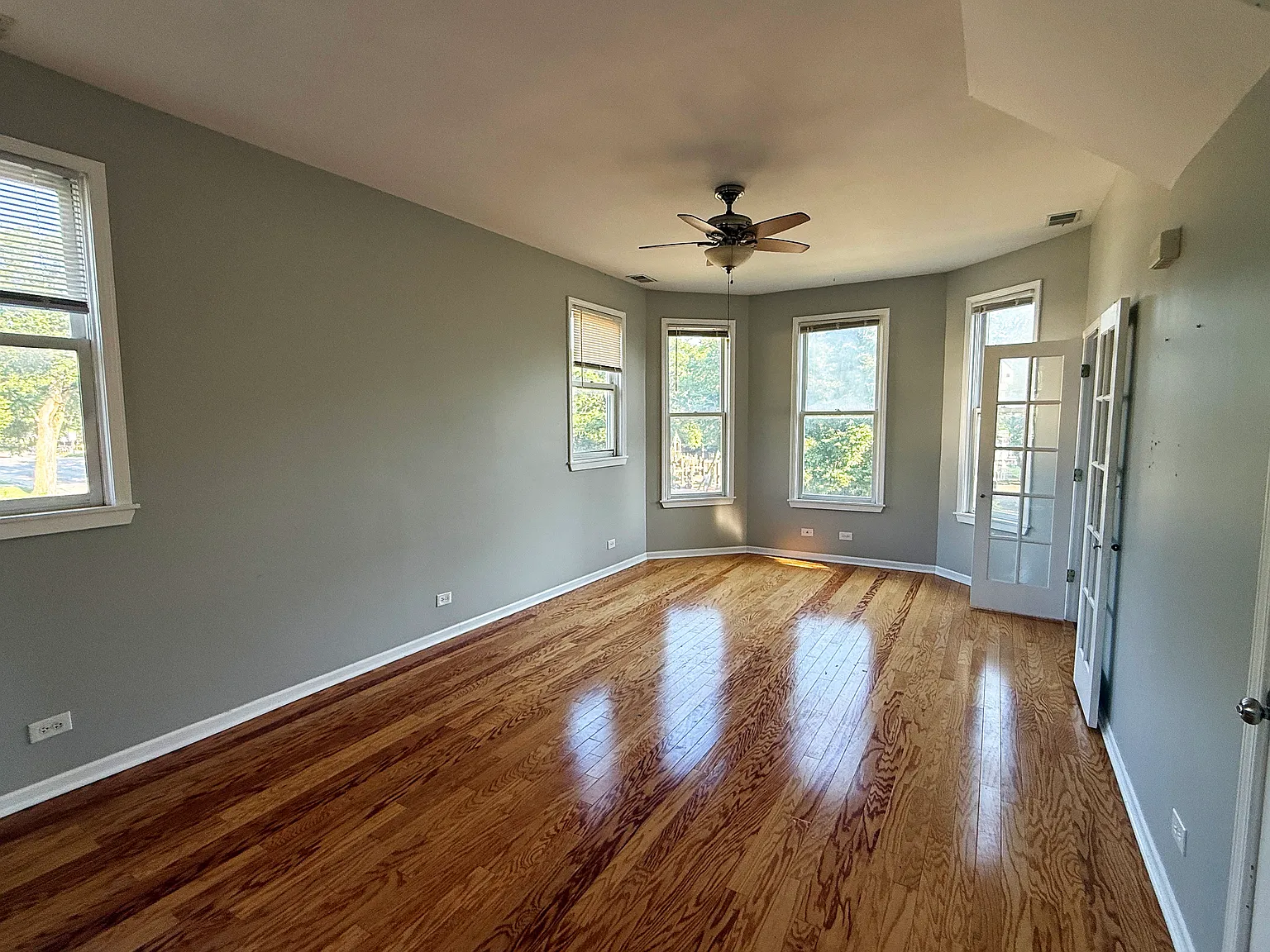 2 bed, 1100 sqft, $2,800 — Photo 2