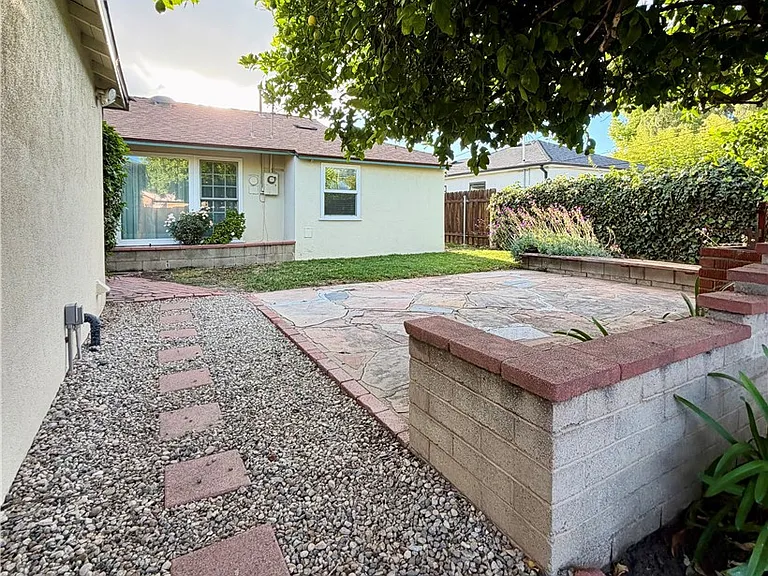 7002 Aura Ave — Photo 13