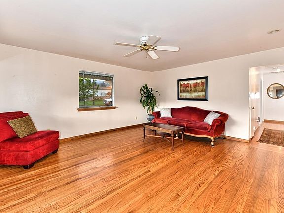 3rd image of 103 Rosewood Dr