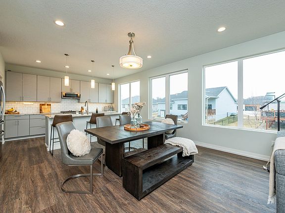 5th image of 4921 Walker Cir