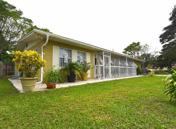 2nd image of 1404 Hawkes Ave
