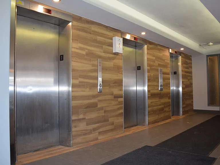 6000 Yonge St — Photo 4