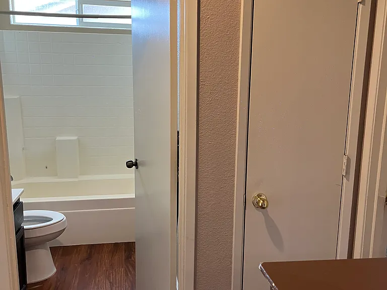 6047 Dresden Way — Photo 15