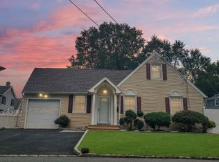 303 West Ln, Clark, NJ