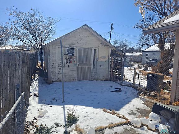 4th image of 609 W Dallas Ave