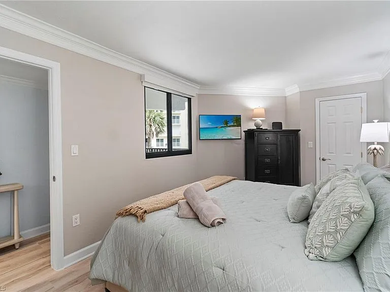 25800 Hickory Blvd #105 — Photo 5