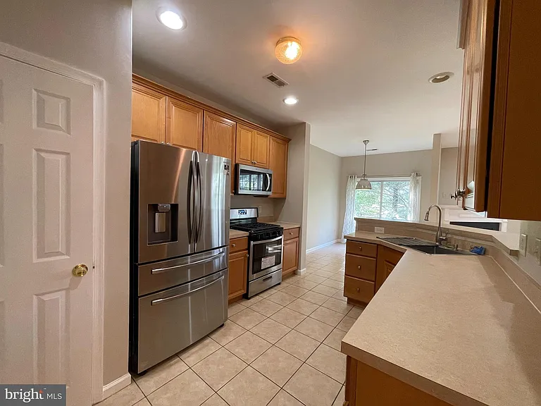 36 Hoover Ave — Photo 8