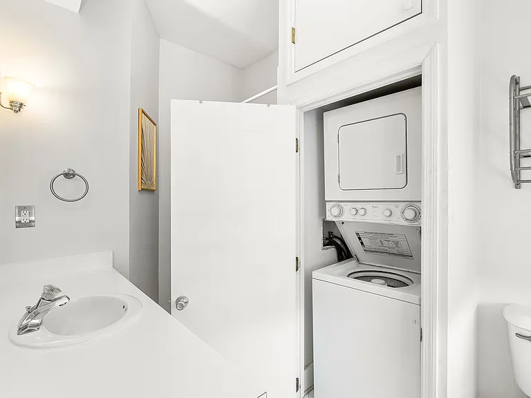 24 E Macon St #2 — Photo 36