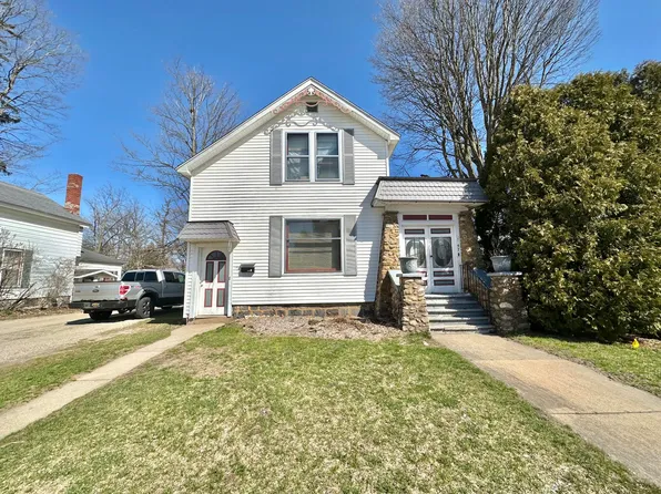 57 E Division St, Sparta, MI 49345