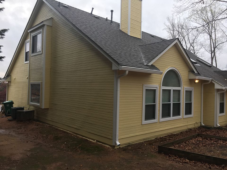 2nd image of 479 Crestwood Ct