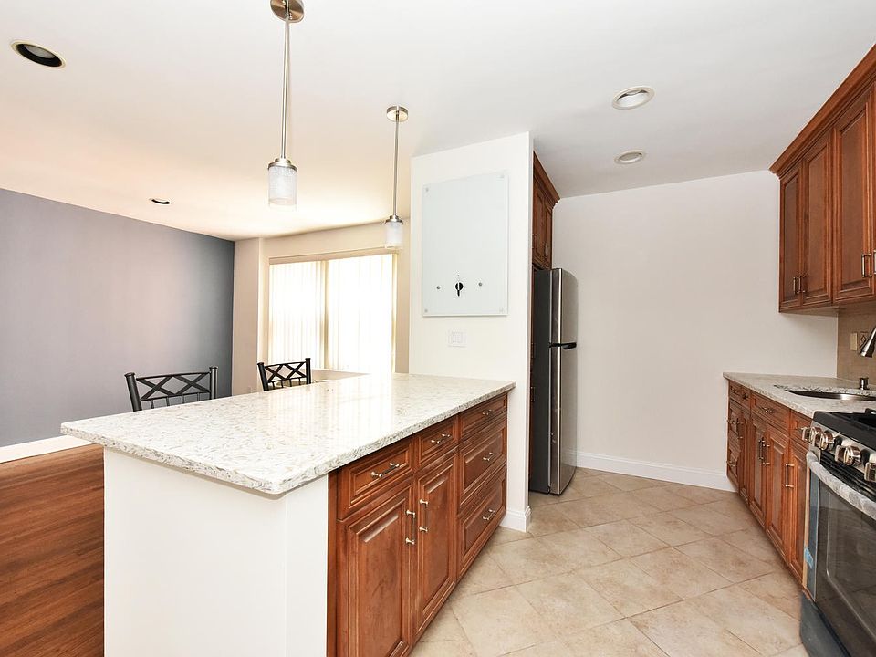 1st image of 30 Stoner Ave Floor 2R-2